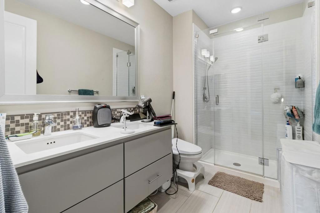 Active for sale at Mountain View, CA, Mountain View, CA CA and 2 baths