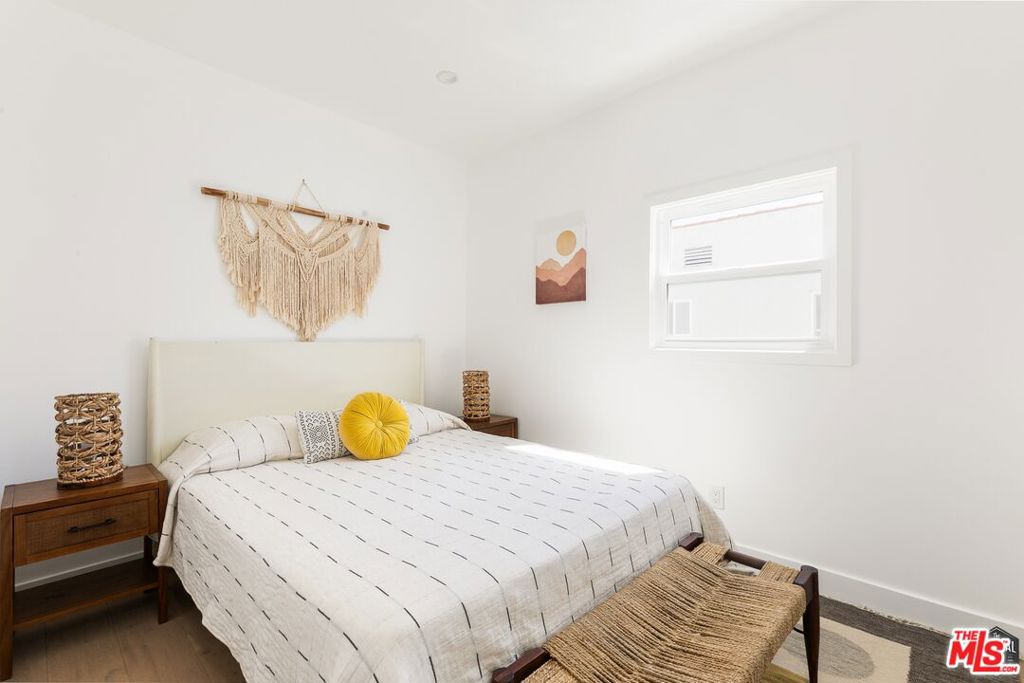 Residential Lease for rent at 5847 1/2 Ernest Avenue, Los Angeles, Los Angeles County CA featuring 2 beds and 2 baths