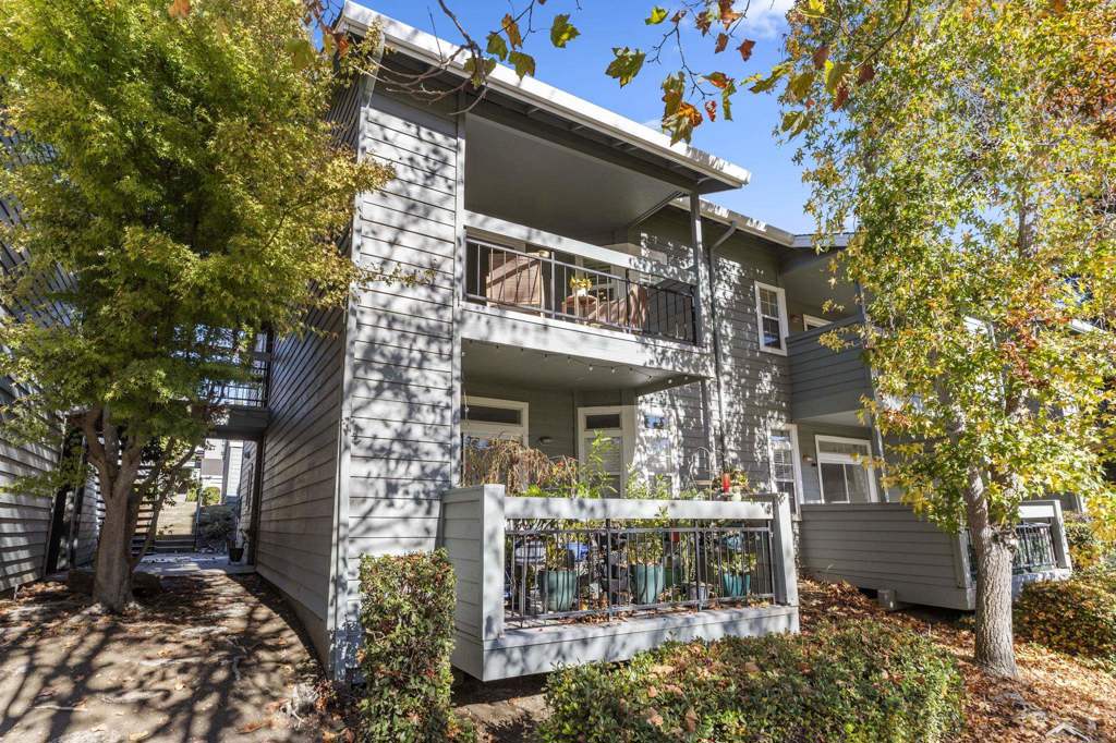 Residential for sale at 8170 8170 Mountain View Dr F, Pleasanton CA featuring 1 bed and 1 bath