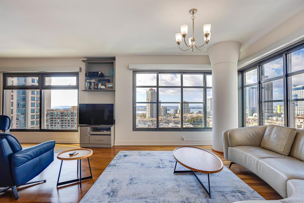 Residential Lease for rent at 645 Front St 1411, San Diego, San Diego County CA featuring 2 beds and 3 baths