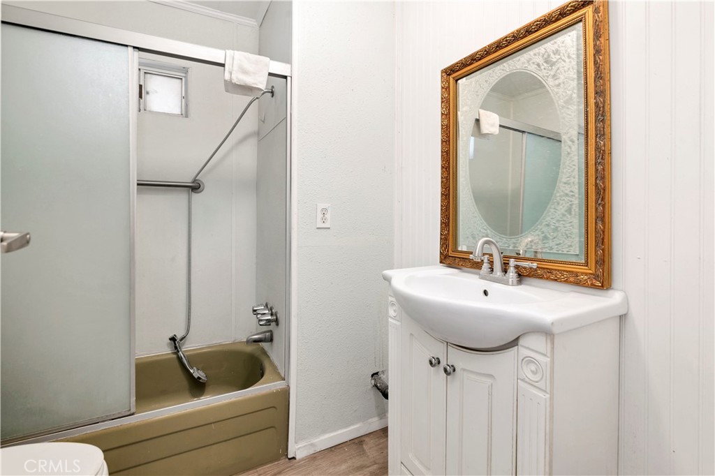 Manufactured In Park for sale at 43601 E Florida Avenue, Hemet CA featuring 2 beds and 1 bath