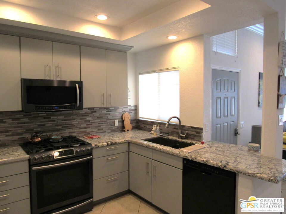 Residential Lease for rent at 2601 S Broadmoor Drive 51, Palm Springs CA featuring 2 beds and 2 baths