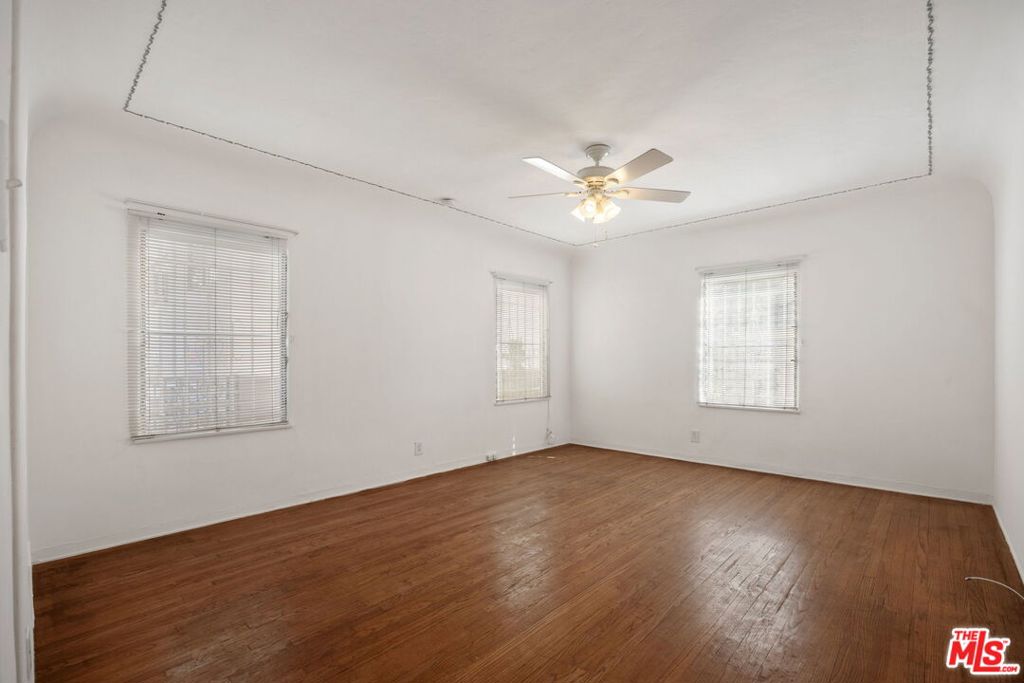 Residential Lease for rent at 436 S Rexford Drive, Beverly Hills, Los Angeles County CA featuring 3 beds and 2 baths