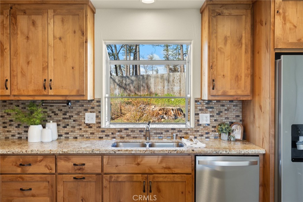 Residential for sale at 1861 Salida Way, Paradise CA featuring 3 beds and 2 baths