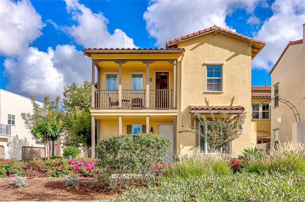 Residential Lease for rent at 135 Fixie, Irvine CA featuring 3 beds and 3 baths