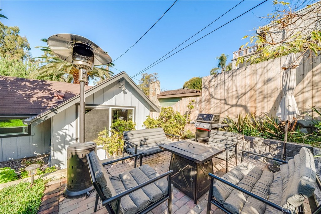 Residential for sale at 478 Saint Anns, Laguna Beach CA featuring 1 bed and 1 bath