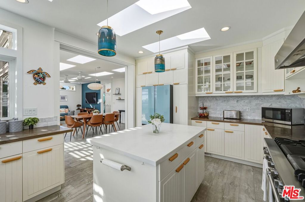 Manufactured In Park for sale at 29500 Heathercliff Rd 105, Malibu CA featuring 4 beds and 3 baths