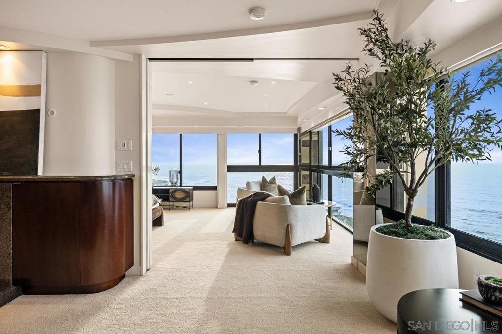 Active for sale at La Jolla, CA, La Jolla, CA CA and 2 baths