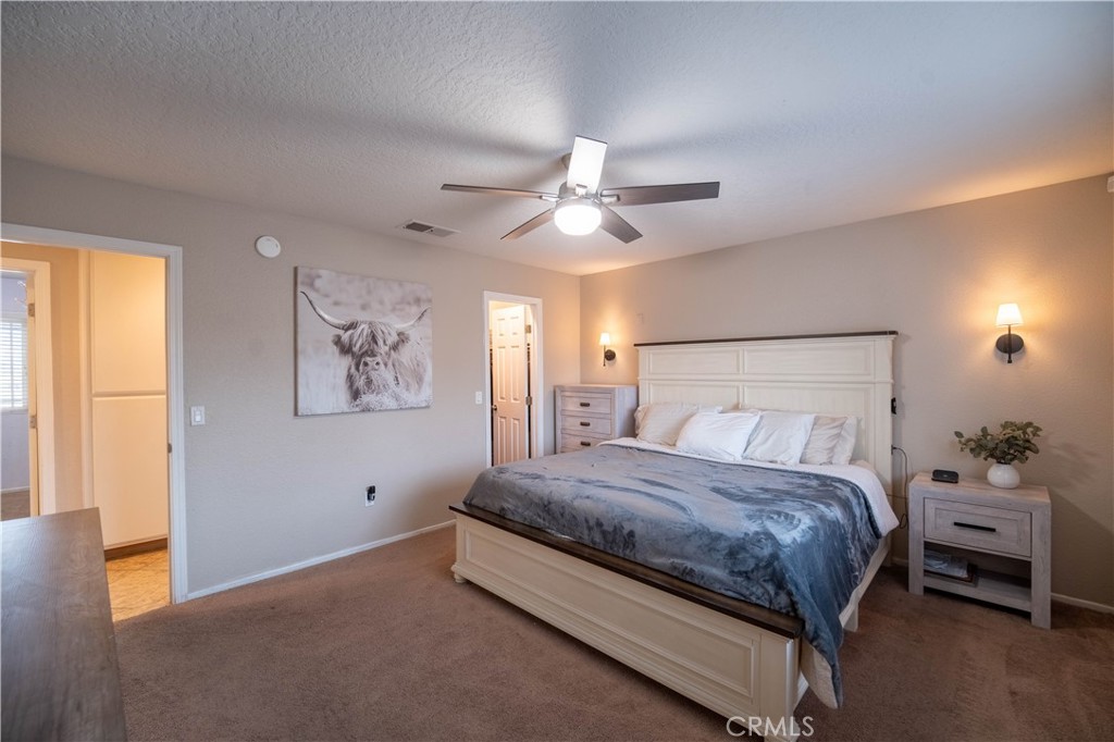 Residential Lease for rent at 10438 10th, Hesperia CA featuring 3 beds and 2 baths