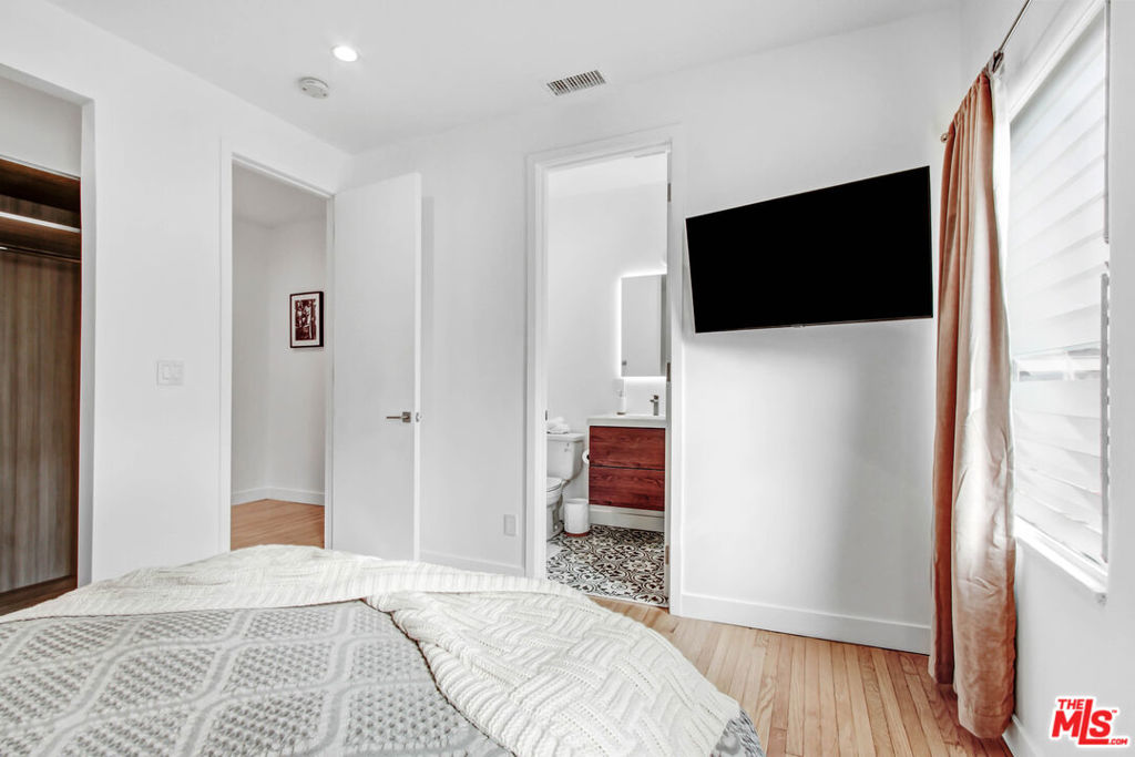 Residential Lease for rent at 434 N Ogden Drive 434 1/2, Los Angeles, Los Angeles County CA featuring 2 beds and 2 baths