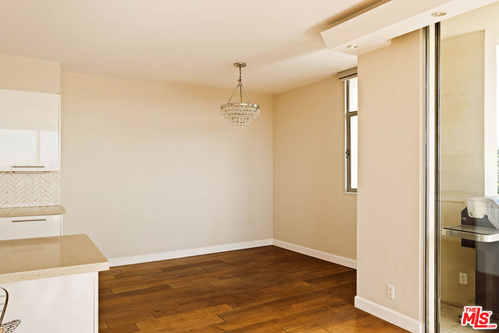 Residential Lease for rent at 4411 Los Feliz Boulevard 907, Los Angeles, Los Angeles County CA featuring 1 bed and 1 bath