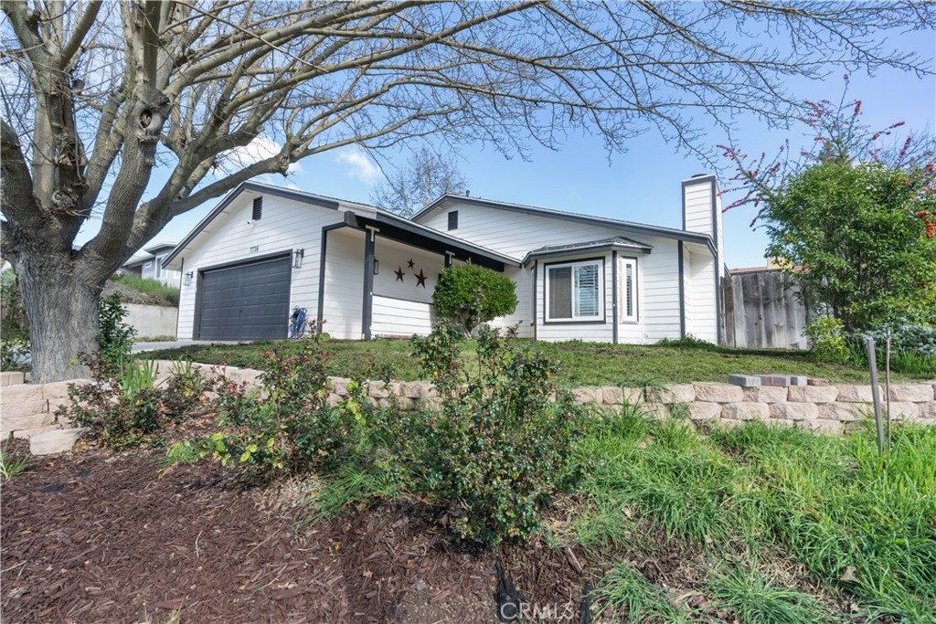 Residential for sale at 1736 Wade, Paso Robles CA featuring 3 beds and 2 baths