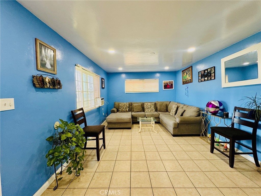 Residential for sale at 601 Mount Vernon Avenue, Bakersfield CA featuring 3 beds and 1 bath