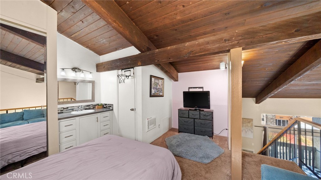 Residential Lease for rent at 550 W Regent 302, Inglewood CA featuring 2 beds and 2 baths