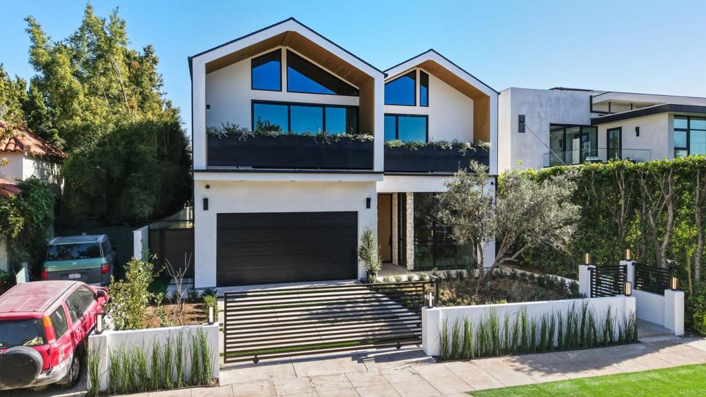 Residential Lease for rent at 824 N Curson Avenue, Los Angeles, Los Angeles County CA featuring 5 beds and 6 baths