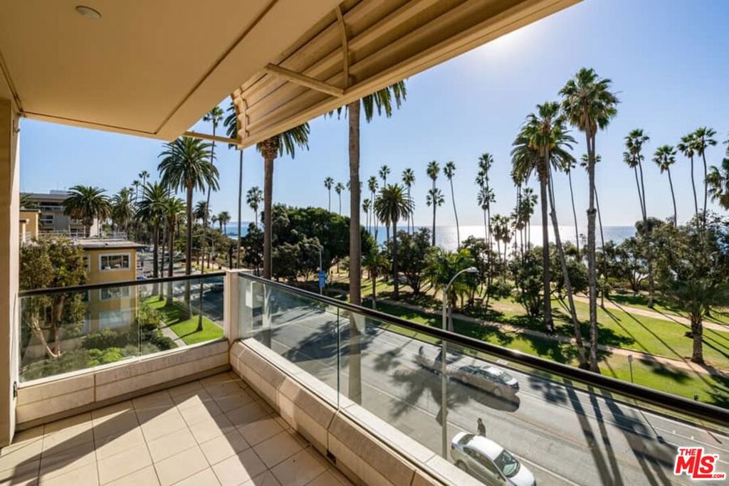 Residential Lease for rent at 701 Ocean Avenue PHD, Santa Monica, Los Angeles County CA featuring 2 beds and 3 baths