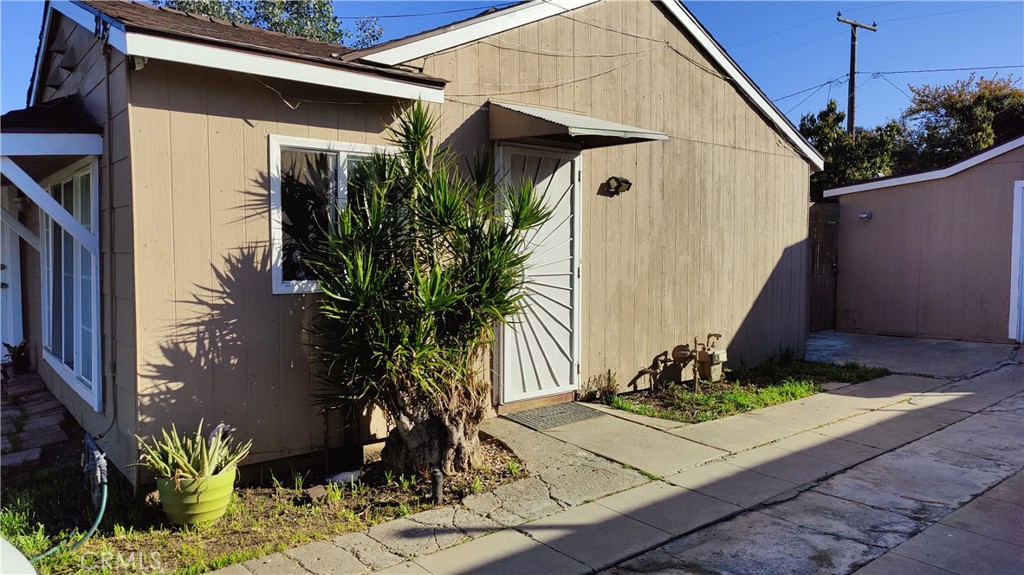 Residential for sale at 2125 Rousselle Street, Santa Ana CA featuring 3 beds and 1 bath