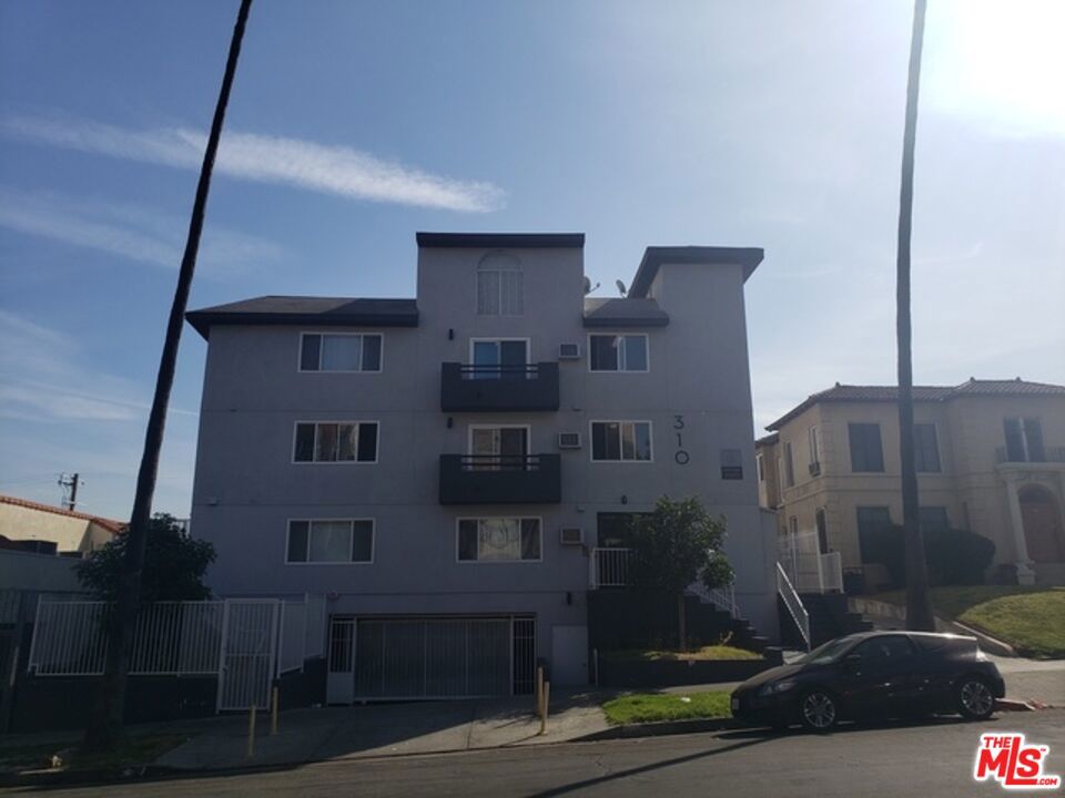 Residential Lease for rent at 310 S Kenmore Avenue 204, Los Angeles, Los Angeles County CA featuring 1 bed and 1 bath