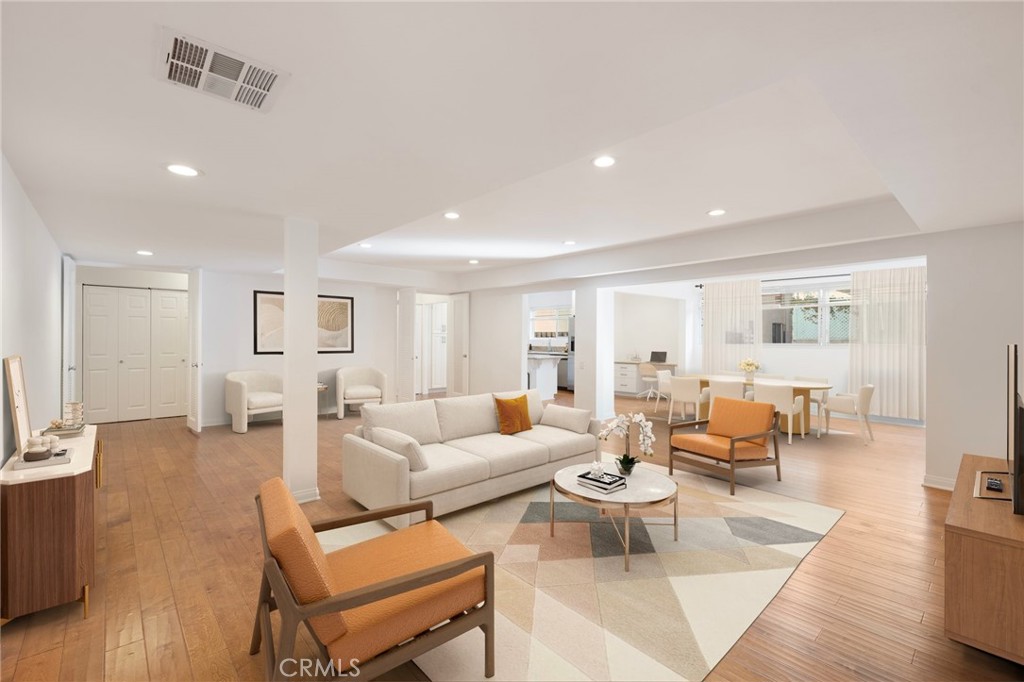 Residential Lease for rent at 360 S Elm Drive 1, Beverly Hills, Los Angeles County CA featuring 2 beds and 2 baths