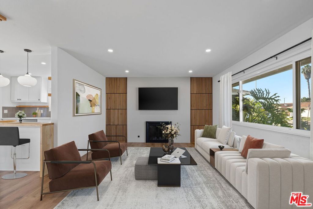 Residential Lease for rent at 14592 Belmar Circle, Huntington Beach CA featuring 3 beds and 2 baths