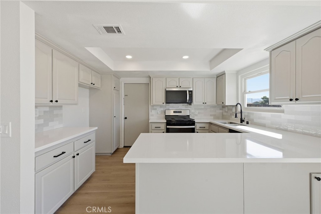 Active for sale at Apple Valley, CA, Apple Valley, CA CA and 2 baths