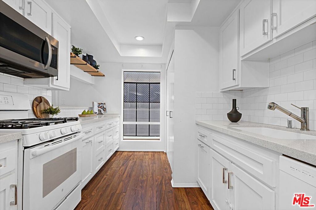 Active for sale at Santa Monica, CA, Santa Monica, CA CA and 3 baths