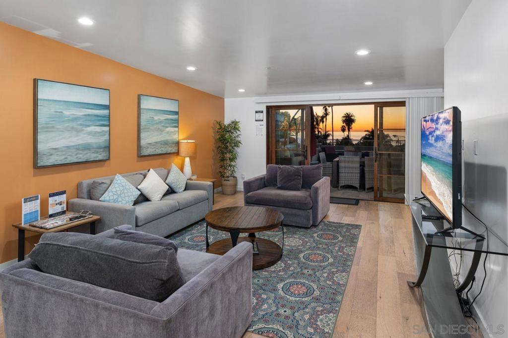 Residential for sale at 6639 La Jolla blvd, San Diego CA featuring 2 beds and 4 baths