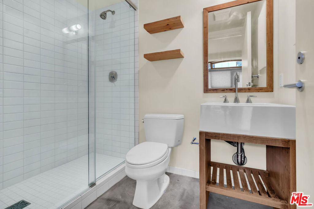 Residential Lease for rent at 940 E 2nd Street 29, Los Angeles, Los Angeles County CA featuring 2 beds and 3 baths