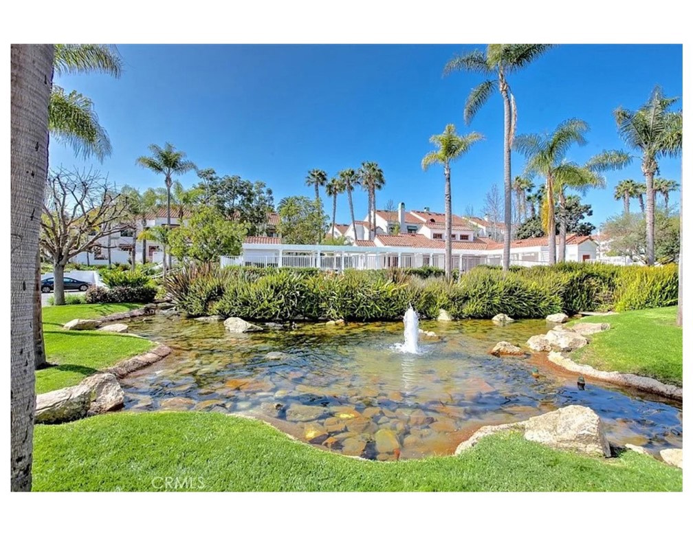 Residential Lease for rent at 19401 Sunray Lane 205, Huntington Beach CA featuring 2 beds and 1 bath