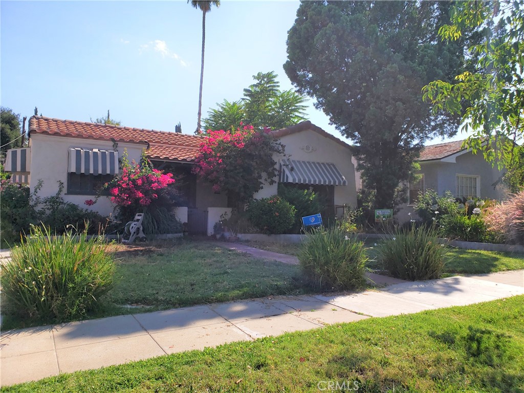 Residential Lease for rent at 3717 Briscoe Street, Riverside CA featuring 3 beds and 2 baths