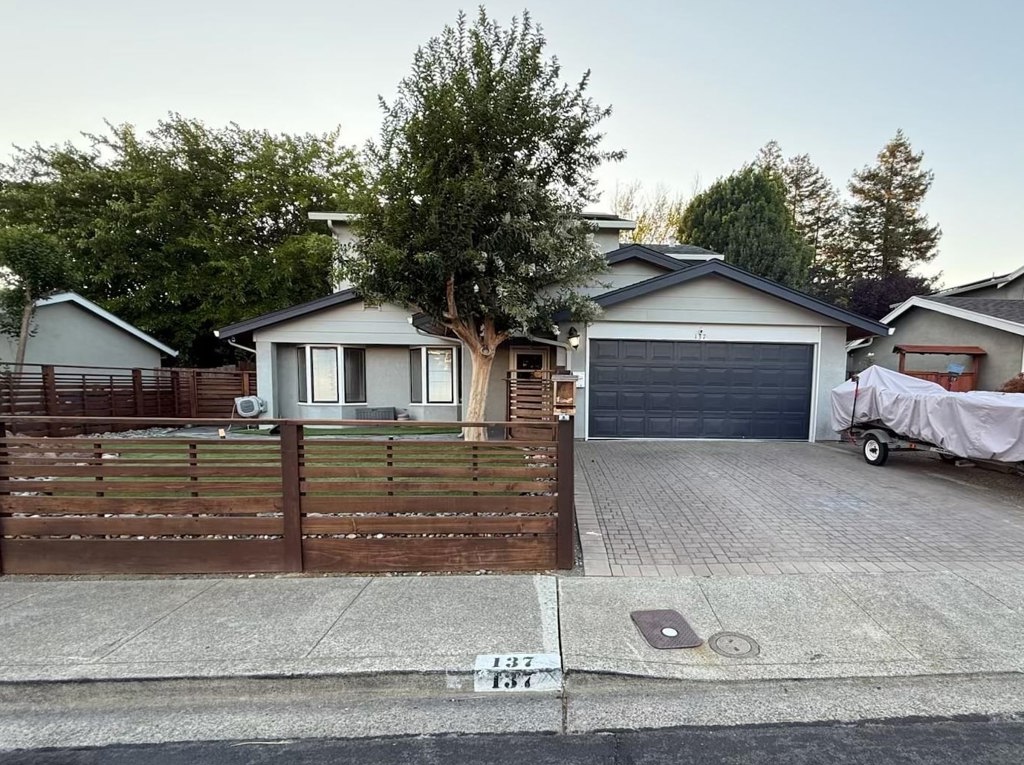 Residential for sale at 137 137 Chelsea Hills Dr, Benicia CA featuring 6 beds and 4 baths