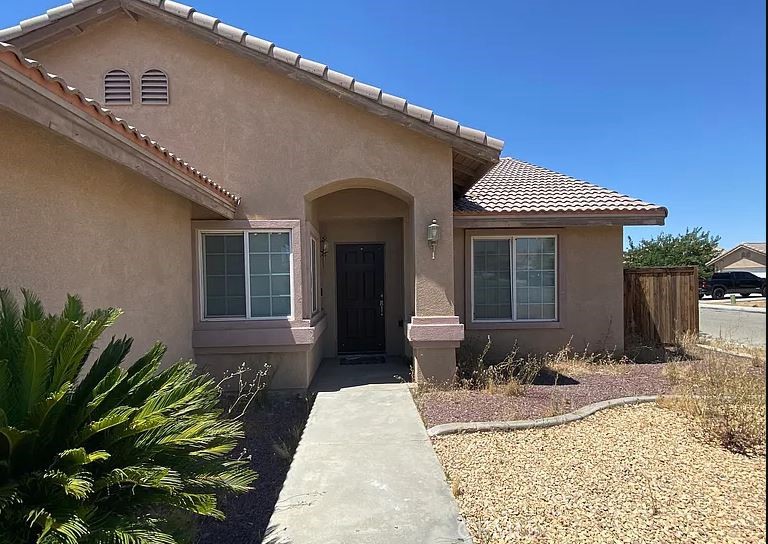 Residential Lease for rent at 10374 Bella, Adelanto CA featuring 4 beds and 2 baths