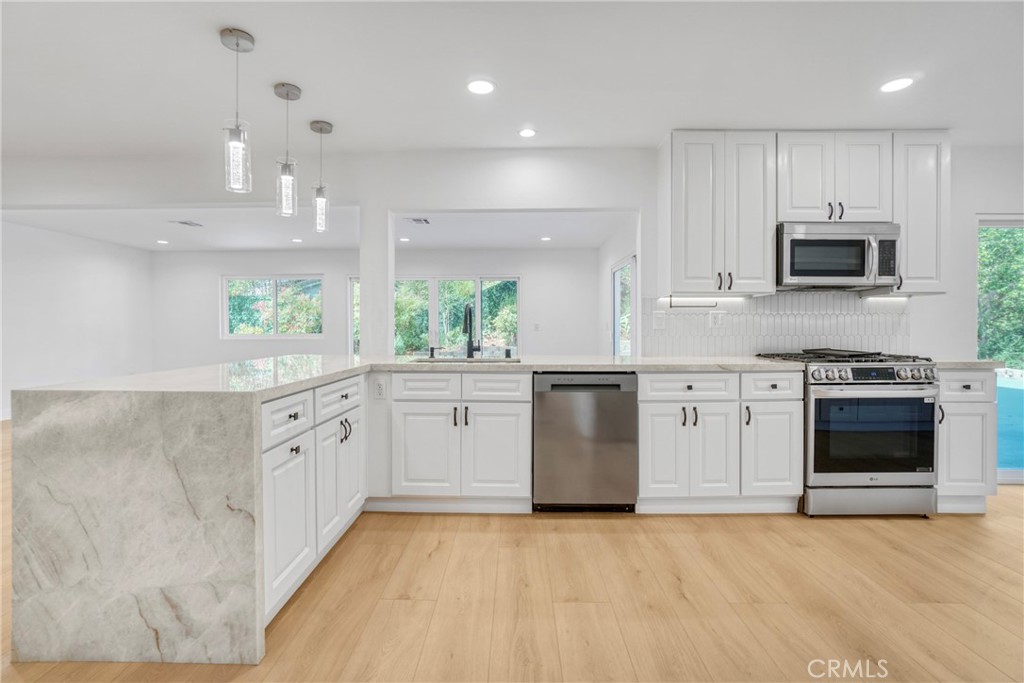 Residential for sale at 27311 Country Glen, Agoura Hills CA featuring 5 beds and 3 baths