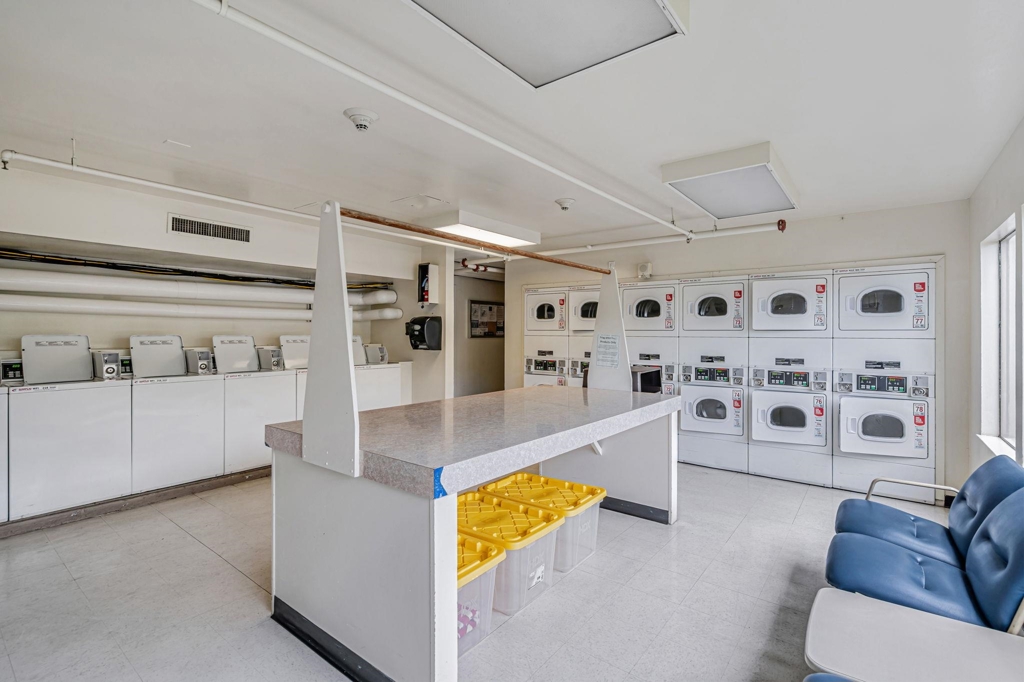 Residential for sale at 4 4 Admiral Drive 226, Emeryville CA featuring 1 bed and 1 bath