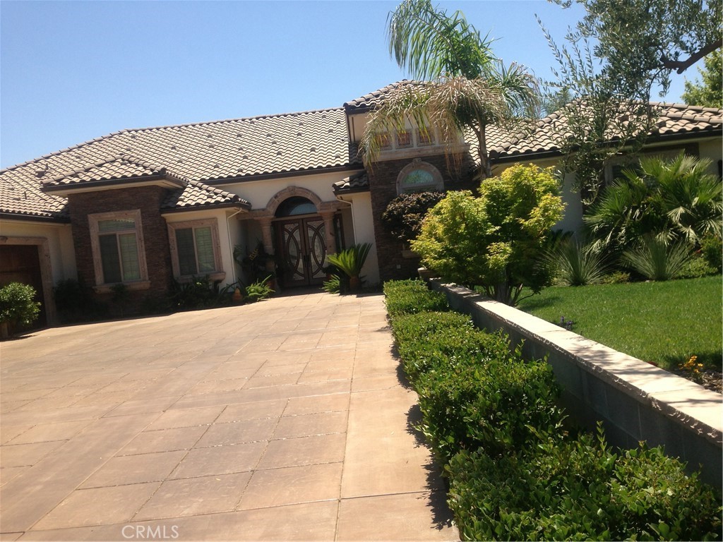 Active for sale at Visalia, CA, Visalia, CA CA and 5 baths