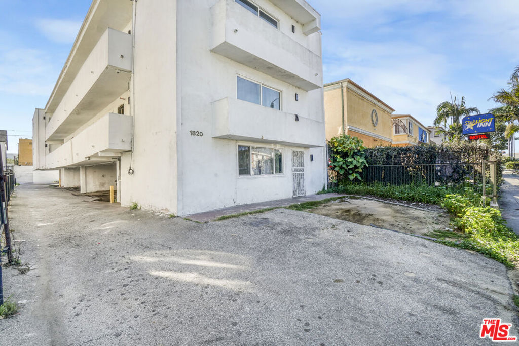 Residential Income for sale at 1820 S La Brea Avenue, Los Angeles CA and 15 baths