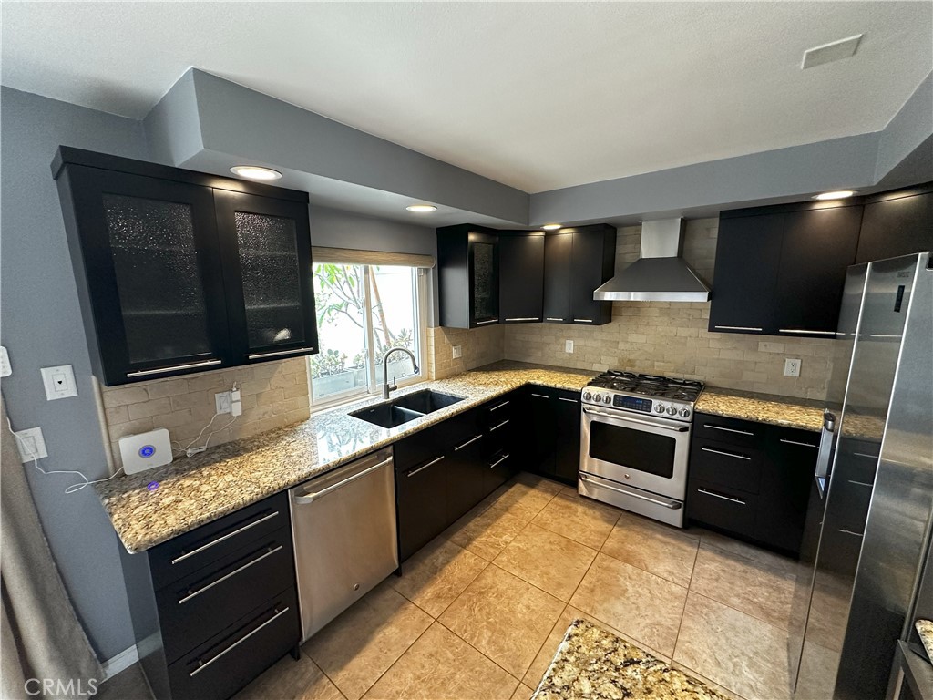 Residential Lease for rent at 18598 Creek, Huntington Beach CA featuring 3 beds and 3 baths