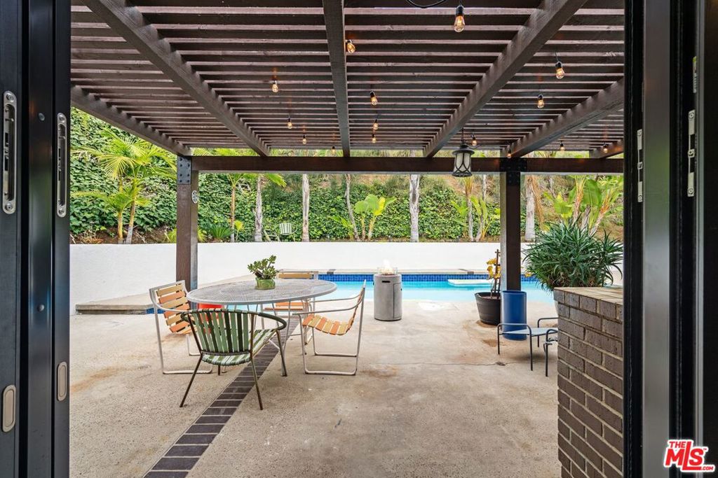 Residential Lease for rent at 3135 CHANDELLE Road, Los Angeles, Los Angeles County CA featuring 3 beds and 3 baths