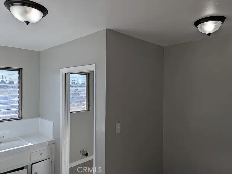 Residential Lease for rent at 5847 Denver 4, Los Angeles, Los Angeles County CA featuring 2 beds and 1 bath