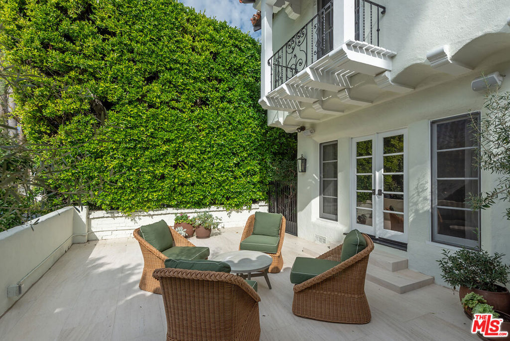 Residential Lease for rent at 312 S MCCARTY Drive, Beverly Hills, Los Angeles County CA featuring 5 beds and 5 baths