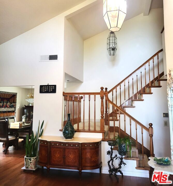 Residential Lease for rent at 1781 N Benton Way, Los Angeles, Los Angeles County CA featuring 5 beds and 3 baths