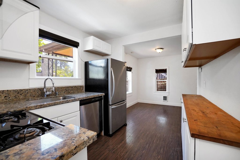 Residential for sale at 2821 2821 Vallecito Pl, Oakland CA featuring 2 beds and 1 bath