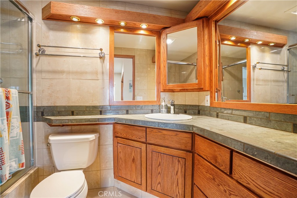 Residential Lease for rent at 24035 Vista Corona, Dana Point CA featuring 3 beds and 2 baths