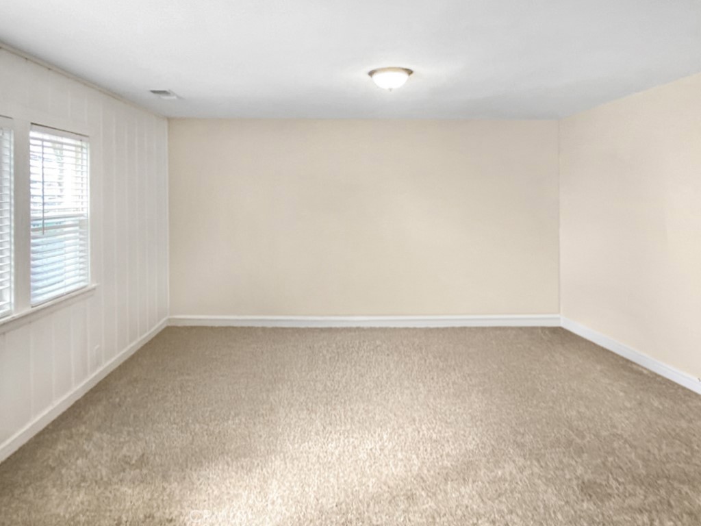 Residential for sale at 907 Ball Mountain Little Shasta, Montague CA featuring 6 beds and 4 baths