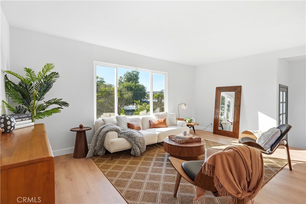Triplex for sale at 1406 Manzanita, Los Angeles, CA