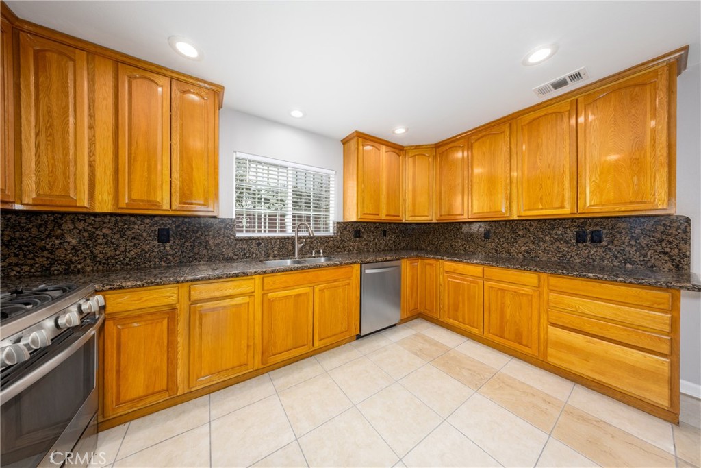 Residential Lease for rent at 642 N 6th, Upland CA featuring 3 beds and 3 baths