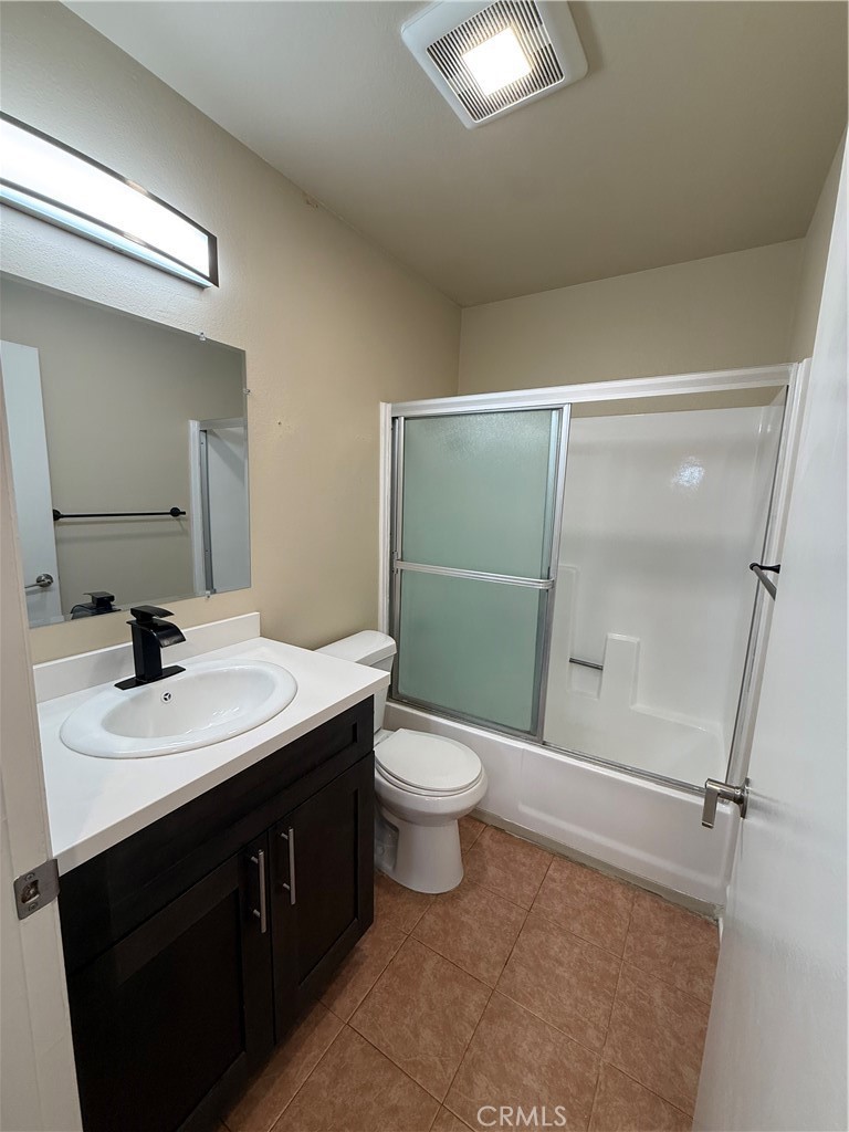Residential Lease for rent at 602 W California, Glendale, Los Angeles County CA featuring 2 beds and 2 baths