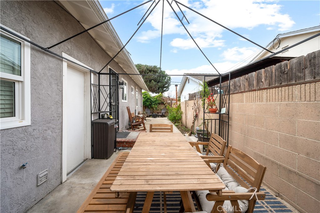 Residential for sale at 9601 Mayne St., Bellflower CA featuring 2 beds and 1 bath