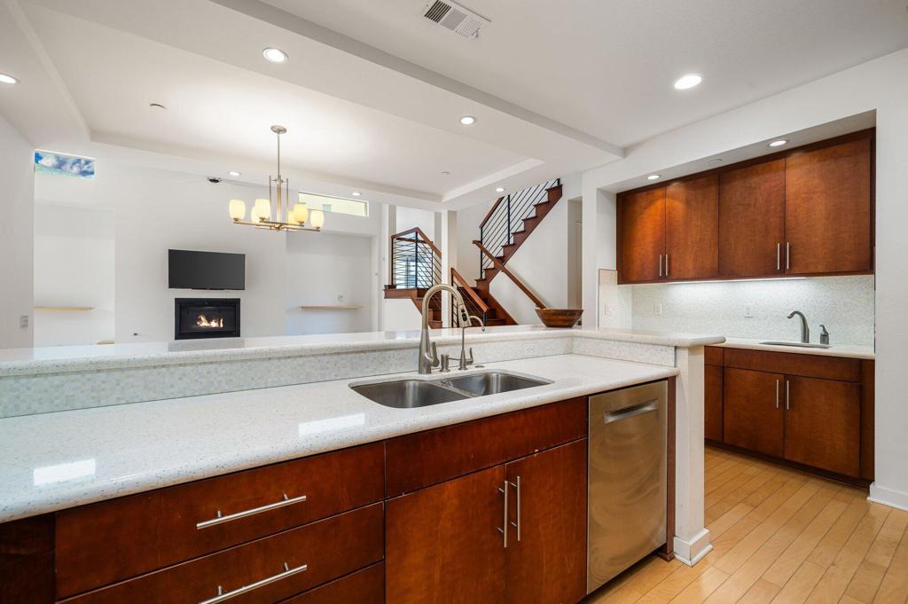 Residential for sale at 941 Oceo Circle S, Palm Springs CA featuring 3 beds and 4 baths