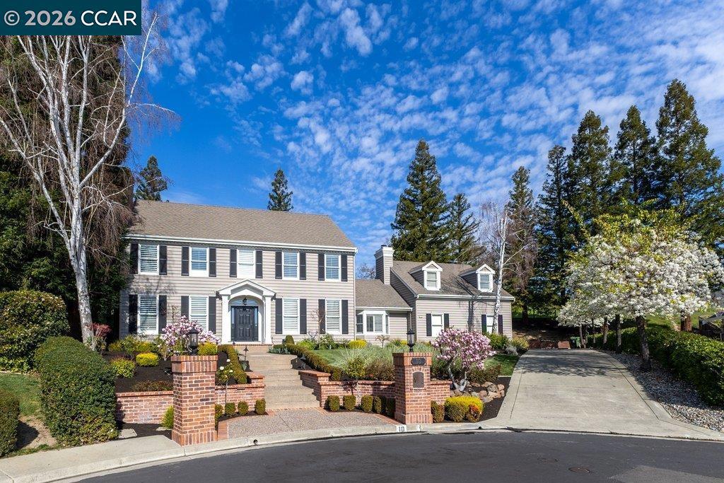 Residential for sale at 10 10 Crownridge Dr, Danville CA featuring 4 beds and 4 baths